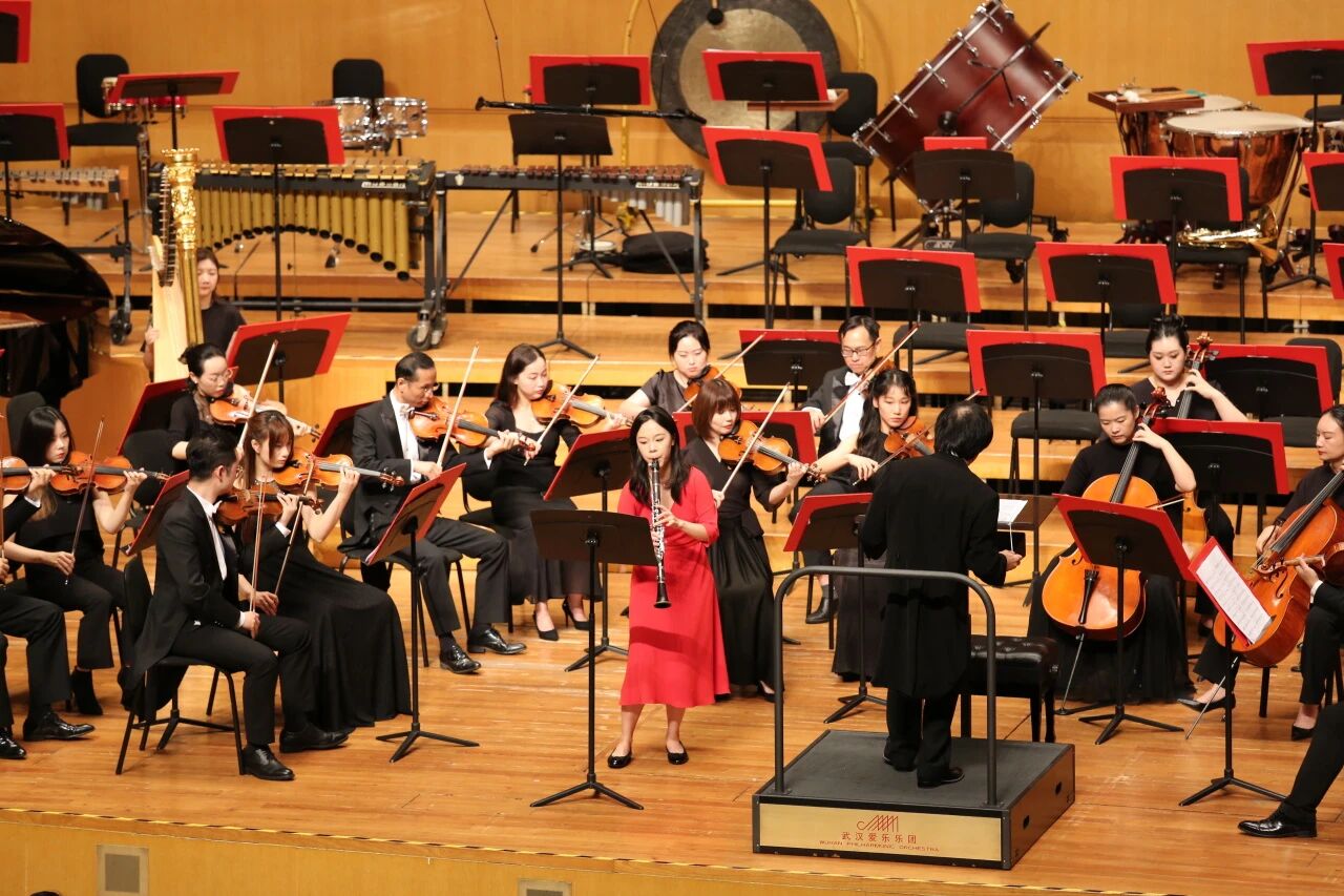 Yijin Wang performing as a soloist with orchestra